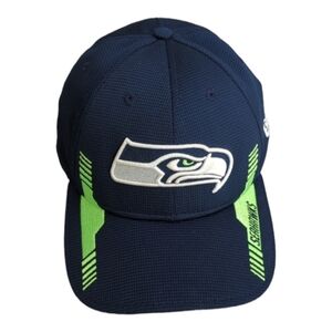 Seattle Seahawks New Era 2021 NFL Sideline 39 Thirty Flex Hat Fitted